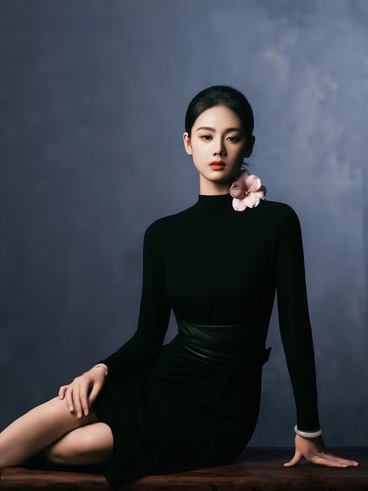 Ethnic Fashion Clothing - ชุดถ่ายภาพบุคคลสีดำเรียบหรูทันสมัยปี 2026 สำหรับสตูดิโอ ถ่ายภาพอารมณ์ส่วนตัว เสื้อผ้าศิลปะ ชุดการแสดงสไตล์ชาติพันธุ์สำหรับผู้หญิง