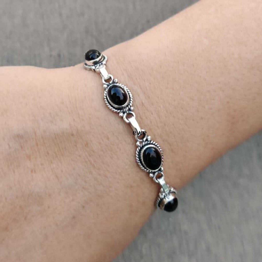 Ethnic Fashion Wear For Women - กำไลข้อมือแบบปรับได้สไตล์โกธิคโบฮีเมียน สีเงิน ประดับพลอยรูปไข่สีดำ สำหรับผู้หญิงผู้ชาย เครื่องประดับสไตล์ชาติพันธุ์ชนเผ่า สำหรับใส่ทุกวัน