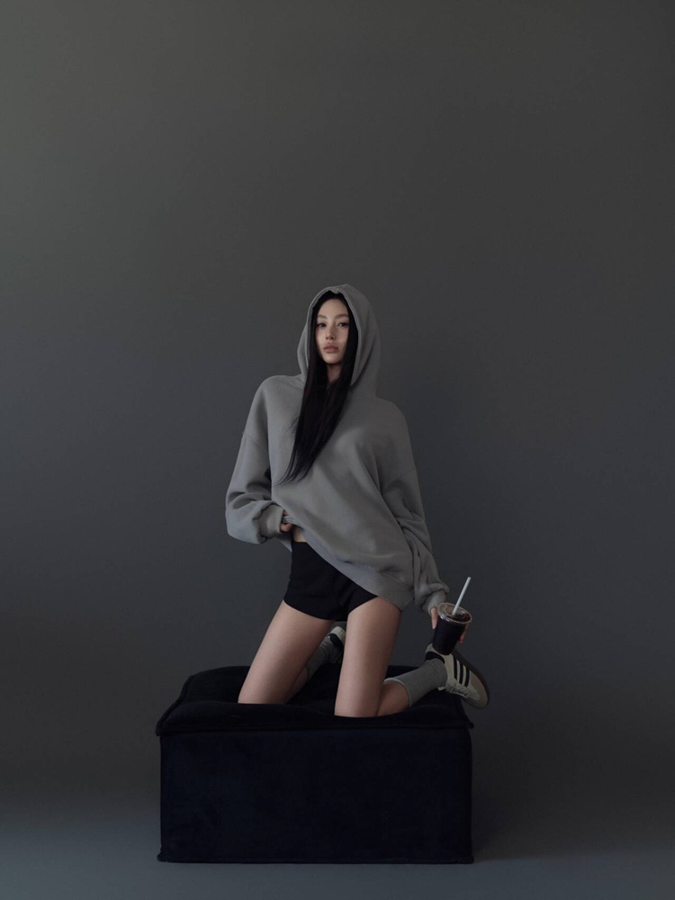 ชุดถ่ายภาพธีมภาพบุคคลโทนสีเทา  - Ethnic Fashion Studio บทวิจารณ์และราคา