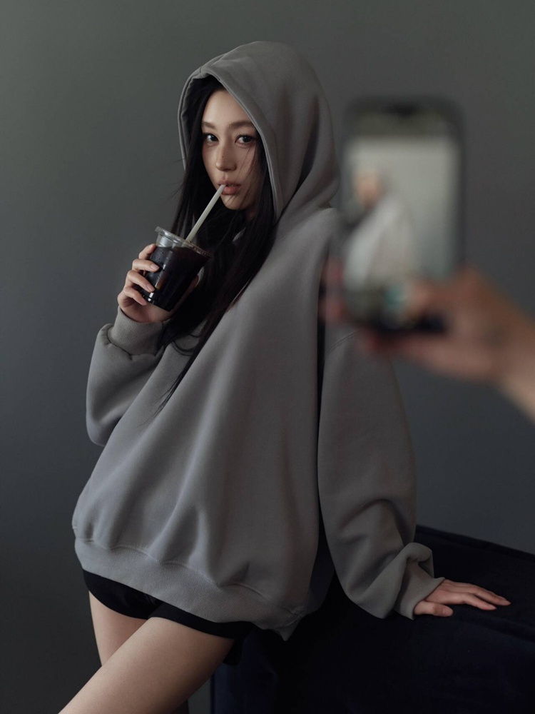 ชุดถ่ายภาพธีมภาพบุคคลโทนสีเทา  - Ethnic Fashion Studio บทวิจารณ์และราคา